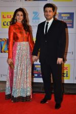 Sonali bendre, Goldie Behl at Zee Awards red carpet in Filmcity, Mumbai on 8th Feb 2014